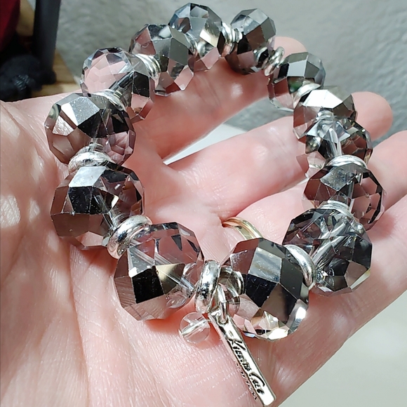 Vintage 3 piece Stretch Bracelet Lot Bundle Glass Bead AB Faux Pearls Enamel - Picture 8 of 11